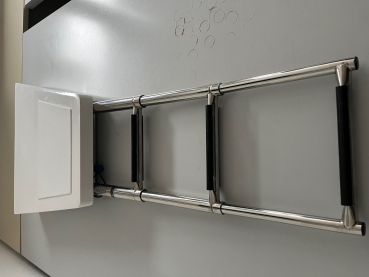 Badeplattform aus GFK für Motor-und Segelboote mit 3-stufiger Badeleiter