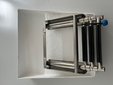 Badeplattform aus GFK für Motor-und Segelboote mit 3-stufiger Badeleiter