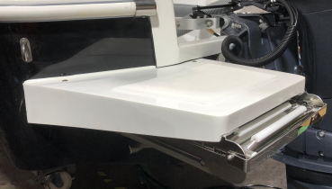 Badeplattform aus GFK für Motor-und Segelboote mit 3-stufiger Badeleiter