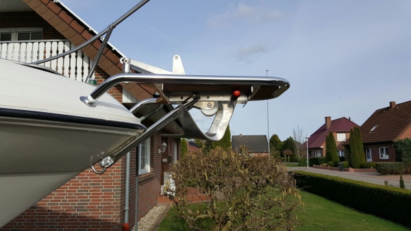 Bugspriet mit Bugrolle und Wippe