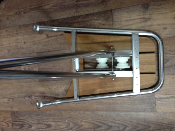 Bugspriet mit Bugrolle und Wippe