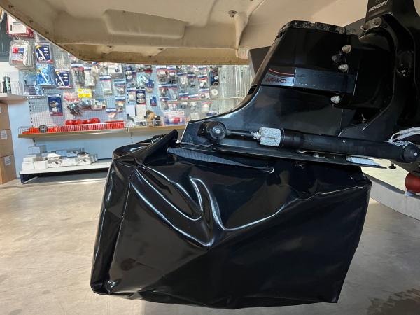 Bravo 1, 2 und 3 Z-Antriebsabdeckung Duoprop 680 Gramm/m² Farbe schwarz